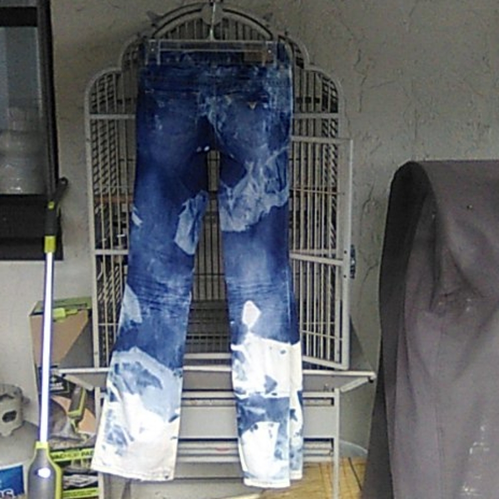 Womens size 23 GUESS jeans LOS ANGELES